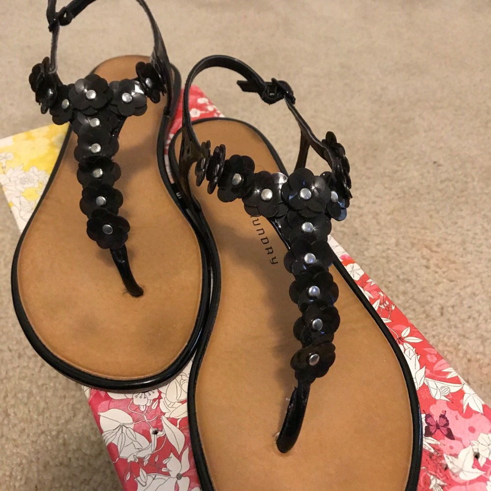 Chinese Laundry sandals. Size 7.5